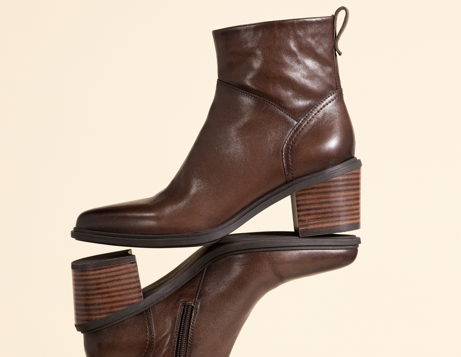 Bottine femme Fugitive en cuir lisse marron, zip, talon lamellé 6 cm